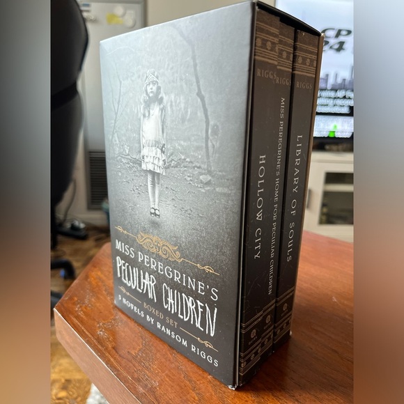 3 Novels By Ransom Riggs Miss Peregrine’s Home for Peculiar Children - Picture 1 of 9